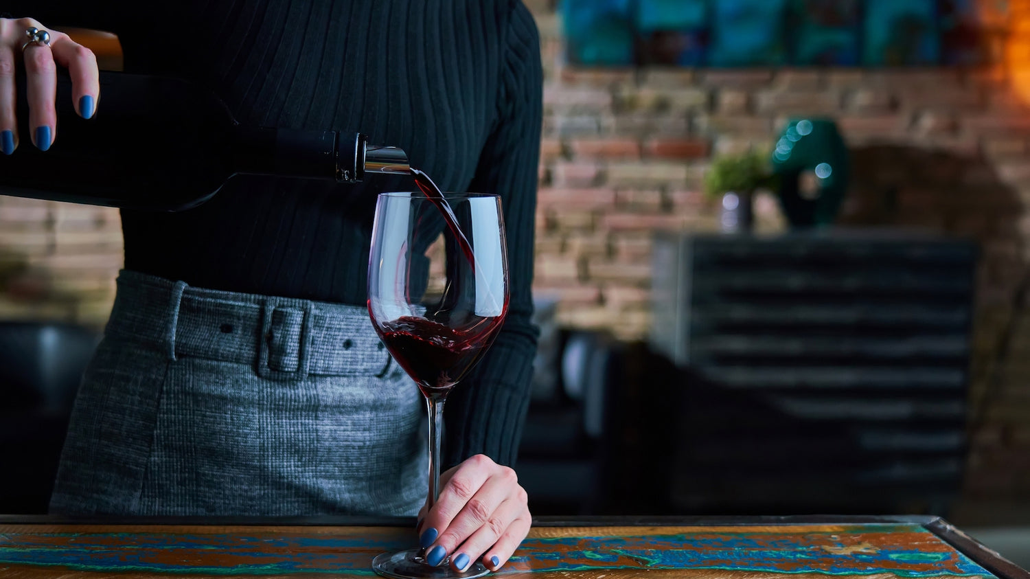 Che strumenti servono per servire il vino? <br> Prendiamo spunto dai sommelier